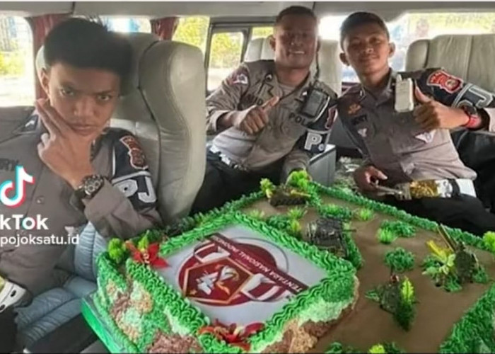 Dua Oknum Polisi yang Menjilat Kue Ulang Tahun TNI Sudah Dipecat