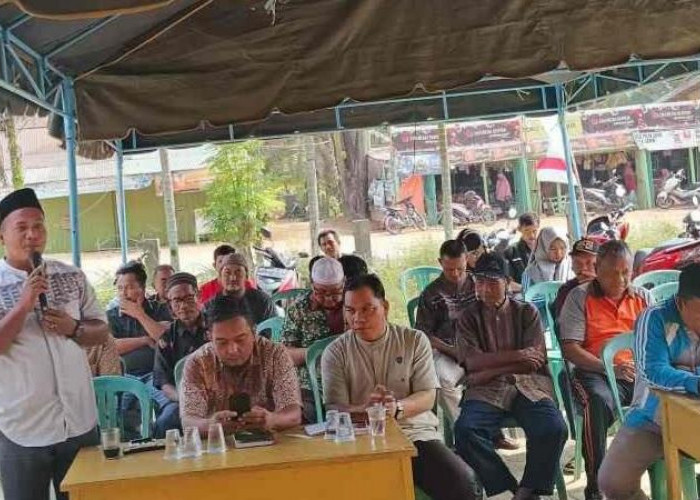 Warga Dusun Sungai Mengkuang  Curhat ke Polisi