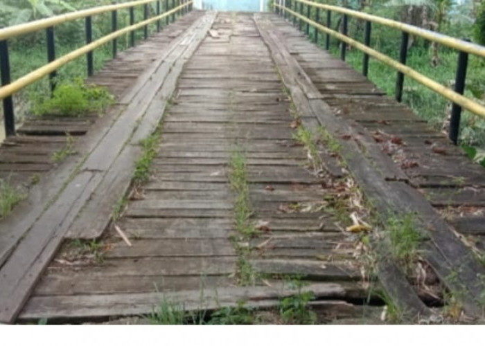 Jembatan Depati Tujuh-Kerinci Rusak