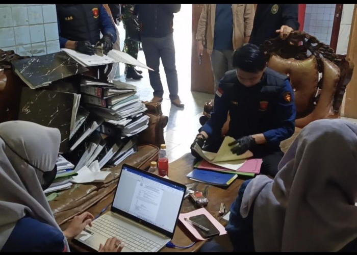 Geledah Damkar Sungai Penuh, Kejari Sita Berangkas dan Ratusan Dokumen
