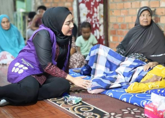 Pemkab Muaro Jambi Salurkan Bantuan Kursi Roda dan Sembako untuk Lansia