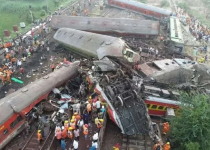 Korban Tewas Kereta Api India Hampir 300 Orang, ‘KAI’ India Curiga Kecelakaan Ulah Penumpang 