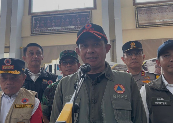 Tinjau Udara Karhutla Jambi, Kepala BNPB : 8 Hektare Lahan Sedang Dipadamkan, Ada 1 Titik Api Baru 