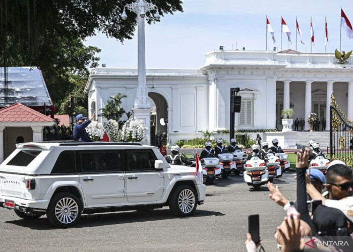 Usai Pisah Sambut di Istana Merdeka, Presiden Prabowo Subianto Antar Joko Widodo ke Bandara Halim