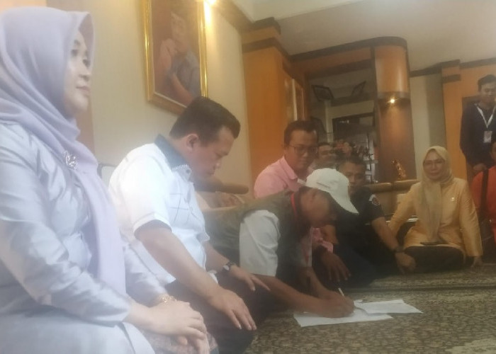 Selesai Dicoklit Pantarlih, Gubernur Al Haris Terdaftar di TPS 14 Kelurahan Rawasari