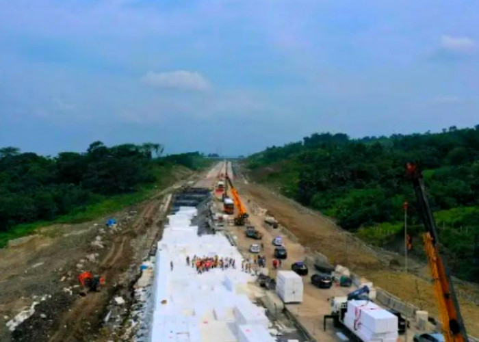 Canggih! Tidak Ditimbun Tanah Tol Cisumdawu Diurug Pakai Balok Busa Geofoam EPS 