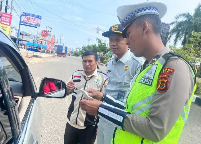 Operasi Gabungan di Rimbo Bujang: Mendorong Kepatuhan Pajak Kendaraan dan SWDKLLJ di Wilayah Tebo 