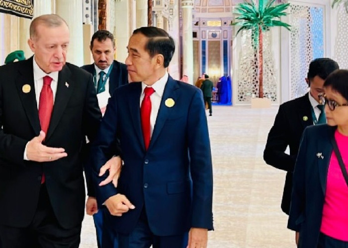 Menteri Perdagangan Zulkifli Hasan Mendampingi Presiden Jokowi dalam KTT Luar Biasa OKI di Riyadh