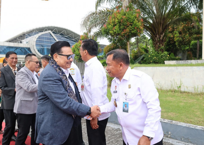 Kakanwil Kemenkum Jambi Sambut Kedatangan Wamenko Hukum, HAM, dan Imipas Otto Hasibuan di Jambi