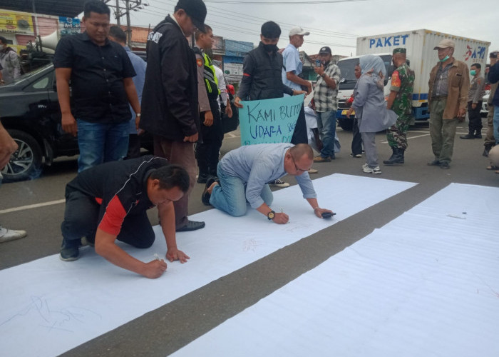 Masyarakat Tandatangani Petisi Tolak Angkutan Batubara Lewat Jalan Nasional Provinsi Jambi 