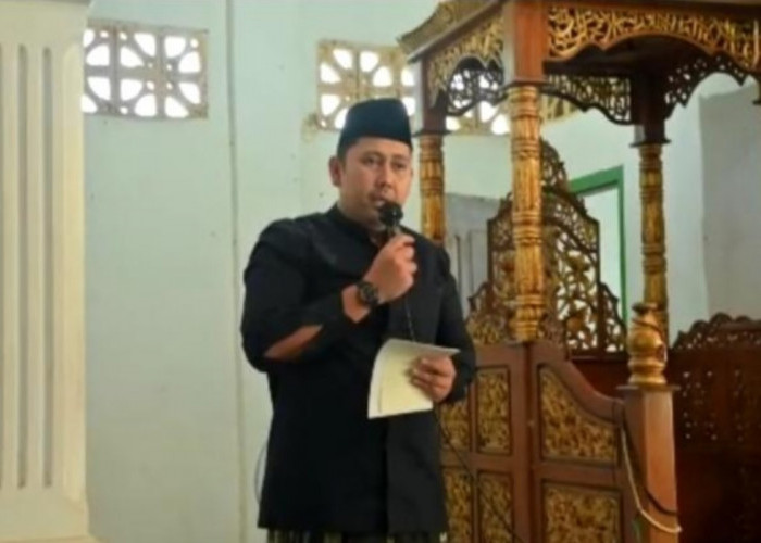 Sholat Id di Durian Lecah, Bupati M. Syukur Temukan Jembatan Rusak, Minta Dinas PU Segera Perbaiki