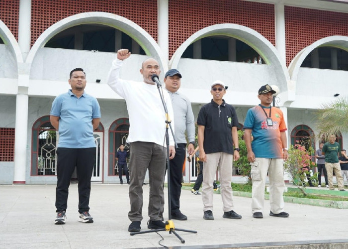 Jelang Ramadhan, Bupati Dedy Putra Pimpin Kurve di Masjid Agung