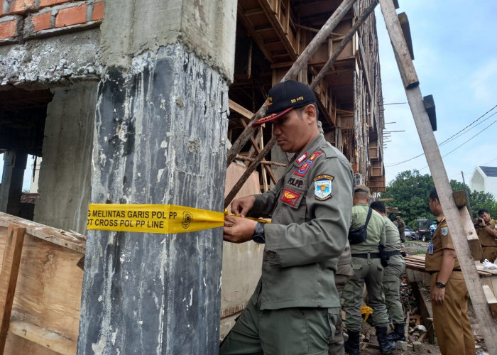 Tak Kantongi Izin, Dua Bangunan Kost Milik Muhsinin Disegel Pemkot Jambi