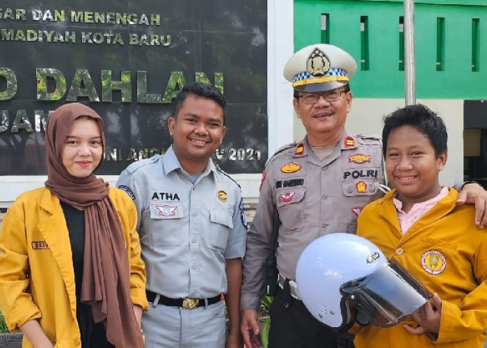 Safety Riding Campaign Jasa Raharja Bersama Kamsel Polresta Jambi di SMP Ahmad Dahlan Kota Jambi