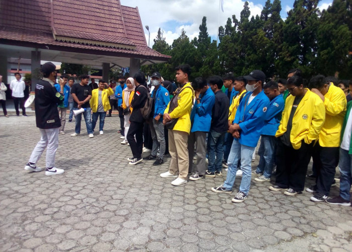 Puluhan Mahasiswa Demo di DPRD Sungai Penuh, Ini Tuntutannya