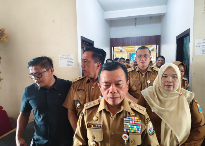 Kabut Asap Kembali Kepung Jambi, Gubernur Al Haris : 3 Titik Api Masih Ditangani Intensif