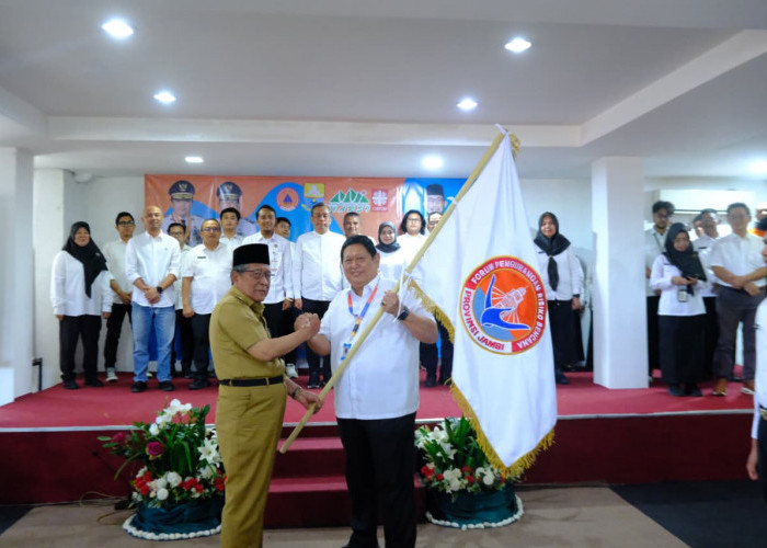 Wagub Sani Kukuhkan Pengurus FPRB Provinsi Jambi