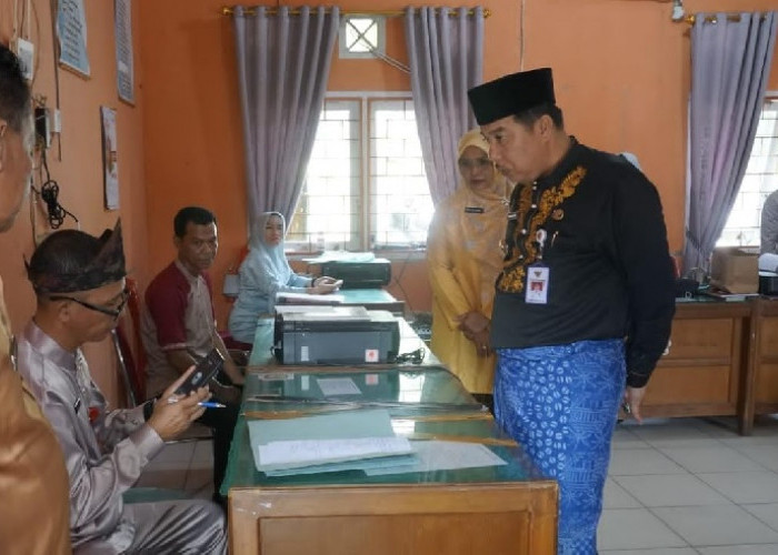 Hari Perdana Kerja 2024, Pj Bupati Merangin Sidak,  Ke Kantor-kantor Pelayanan Masyarakat