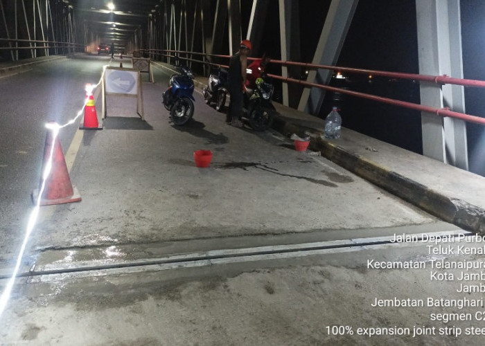 Dear Pengendara!Ada Pekerjaan Pemasangan Sambungan Siar Muai di Jembatan Aur Duri 1 Pada Malam Hingga Dinihari