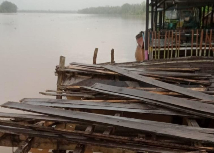 Tugboat Hantam Dermaga di Rantau Rasau 