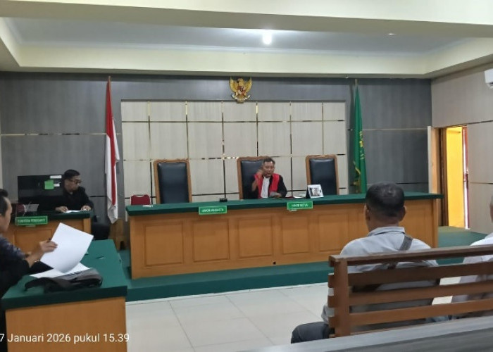 Saksi Akui Tak Tahu Riwayat Pendidikan Bustomi