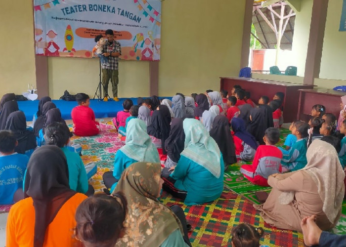 Lewat Teater Boneka Tangan; Cara Asik SKK Migas PetroChina Edukasi Anak-anak PAUD dan SD Cintai Lingkungan