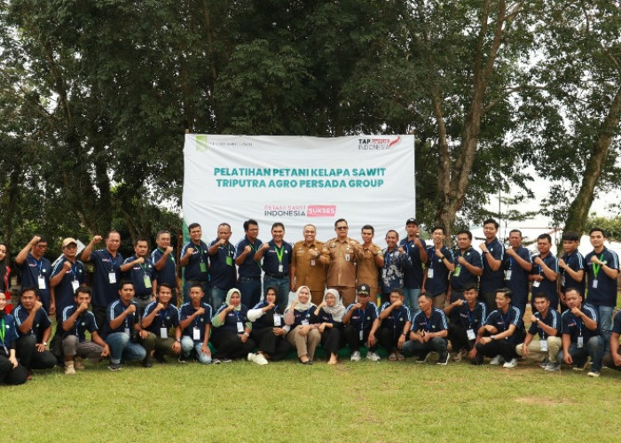 PT Brahma Binabakti Latih Petani Kelapa Sawit untuk Masyarakat