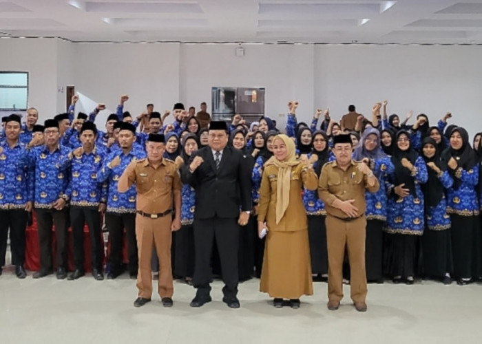 Perkuat Layanan Publik, Bupati M. Syukur Lantik 105 Jabatan Fungsional, Ini Rinciannya