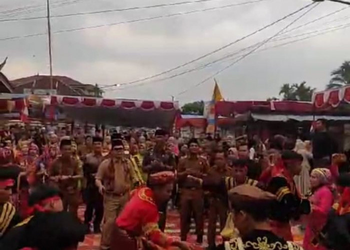 Digelar 5 Tahun Sekali, Prosesi Kenduri Sko Pendung Hiang Menarik Perhatian