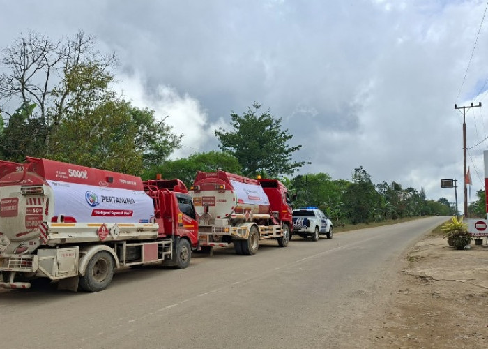 Lewat Jalur Alternatif, Mobil Tangki BBM Pertamina Berhasil Tempuh Jalur Darat Masuki Takengon Aceh