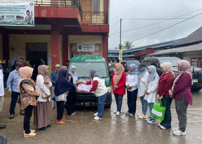 Kembali, PTPN IV Regional 4 Bantu Korban Banjir Longsor di Solok 