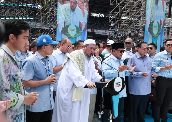 Habib Ali Kwitang Jakarta Pimpin Doa di Depan 600 Ribu Pendukung Prabowo-Gibran