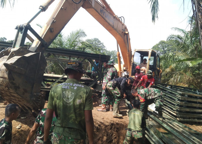 Kodim 0415/Jambi Bersama Satuan Jajaran Bangun Jembatan Bailey, Pulihkan Akses Penghubung Dua Kecamatan