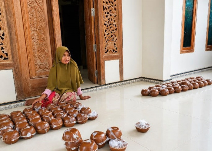 Manisnya Perjuangan Rosidah: Sulap Nira Siwalan Sumenep Jadi Bisnis Beromzet Mentereng Bersama KUR BRI