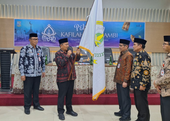 Kota Jambi Targetkan Juara Umum Kelima, Wako Maulana Lepas Kafilah Kota Jambi