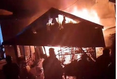 Gudang Milik H. Assek di Lambur Luar Hangus Terbakar