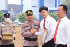 Kapolresta Jambi Berikan Penghargaan kepada 47 Personel Berprestasi
