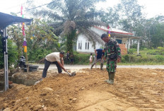 Satgas TMMD Kodim 0415/Jambi Gotong Royong Bersihkan Jalan