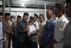  Hadir di Tengah Hujan Deras, Wabup A Khafidh Puji Kinerja Kades Mampun Baru, Ingatkan Siaga Bencana