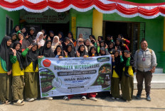 Microgreens Berbasis Limbah Organik Jadi Solusi Ketahanan Pangan di Pesantren Insan Madani Jambi