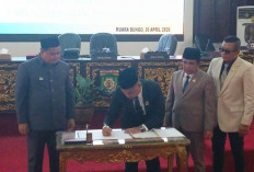 DPRD Bungo Sampaikan Rekomendasi Atas LKPJ Bupati dalam Rapat Paripurna