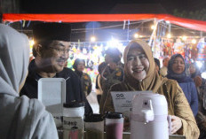Bupati Anwar Sadat Tinjau Bazar UMKM Kuala Tungkal, Beli Produk Lokal dan Bagikan ke Masyarakat