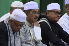 Bupati Anwar Sadat Hadiri Haul Akbar dan HUT Ponpes Al-Baaqiatussa’adiyah di Tembilahan