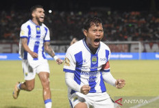 Bungkam Persija Jakarta 2-1, Persib Bandung Kokoh di Puncak Klasemen