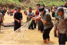 Bupati H. M. Syukur Buka Lubuk Larangan Desa Telun dan Janjikan Prioritas Pembangunan Jalan