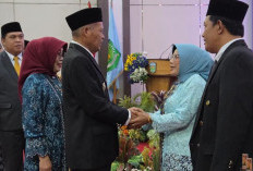 Helneti Dilantik Jadi Anggota DPRD Sungai Penuh, Azhar Titip Harapan Besar