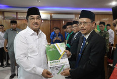 Bupati Anwar Sadat Minta Pimpinan BAZNAS Tanjab Barat Optimalkan Potensi Zakat untuk Kesejahteraan Umat