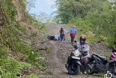 Jalan Menuju RS Bukit Kerman Rusak Parah, Warga Keluhkan Sering Terjadi Kecelakaan