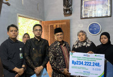 Meninggal Saat Jalankan Tugas, Pekerja DLH Kota Jambi Dapat Santunan dan Beasiswa Anak