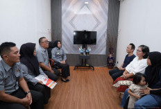 Kanwil Kemenkum Jambi Serahkan SK Penegasan Status Kewarganegaraan RI, Wujud Kepastian Hukum bagi Warga